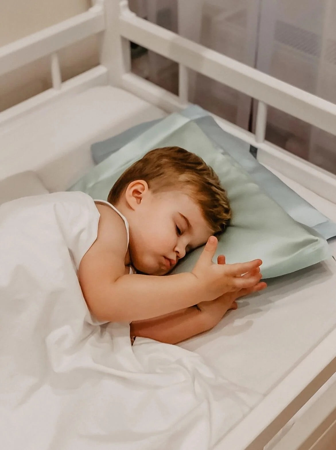 Sleepy Girl™ 100% Mulberry Silk Oxford Cot Pillowcase