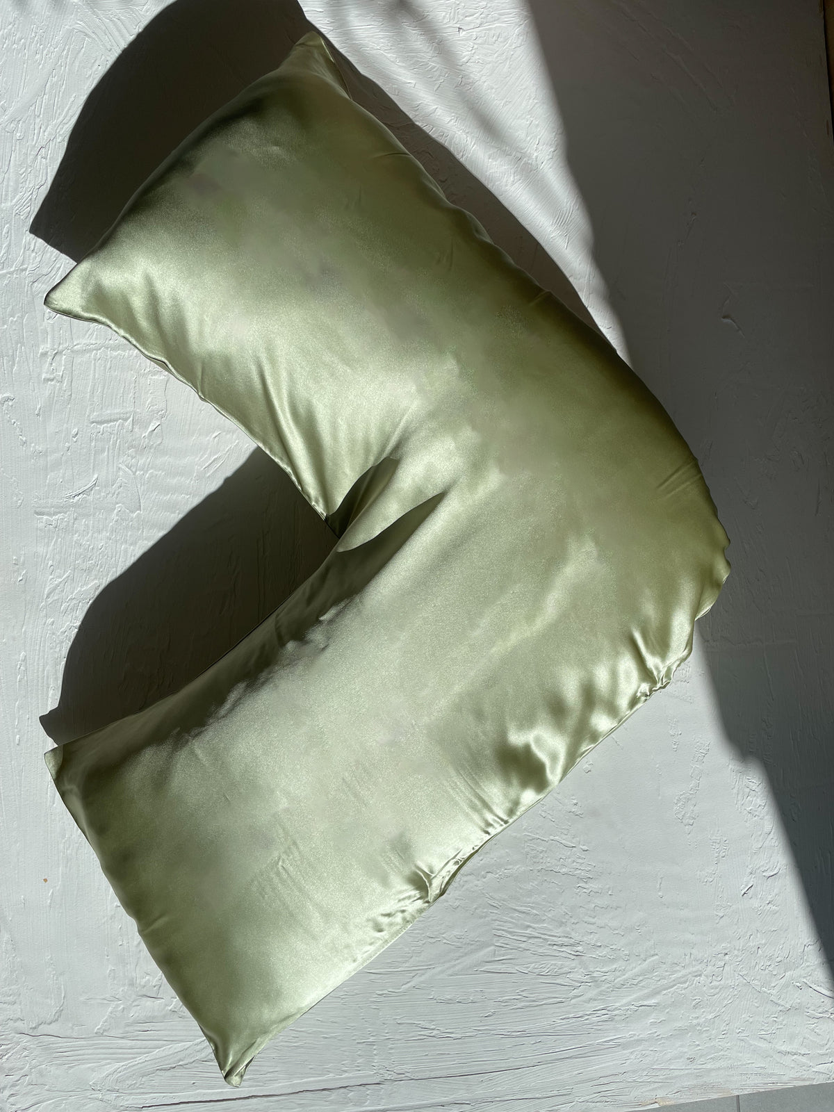 Beauty Sleep™ Boomerang Silk Pillowcase – Sage