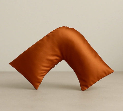 Boomerang silk pillowcase