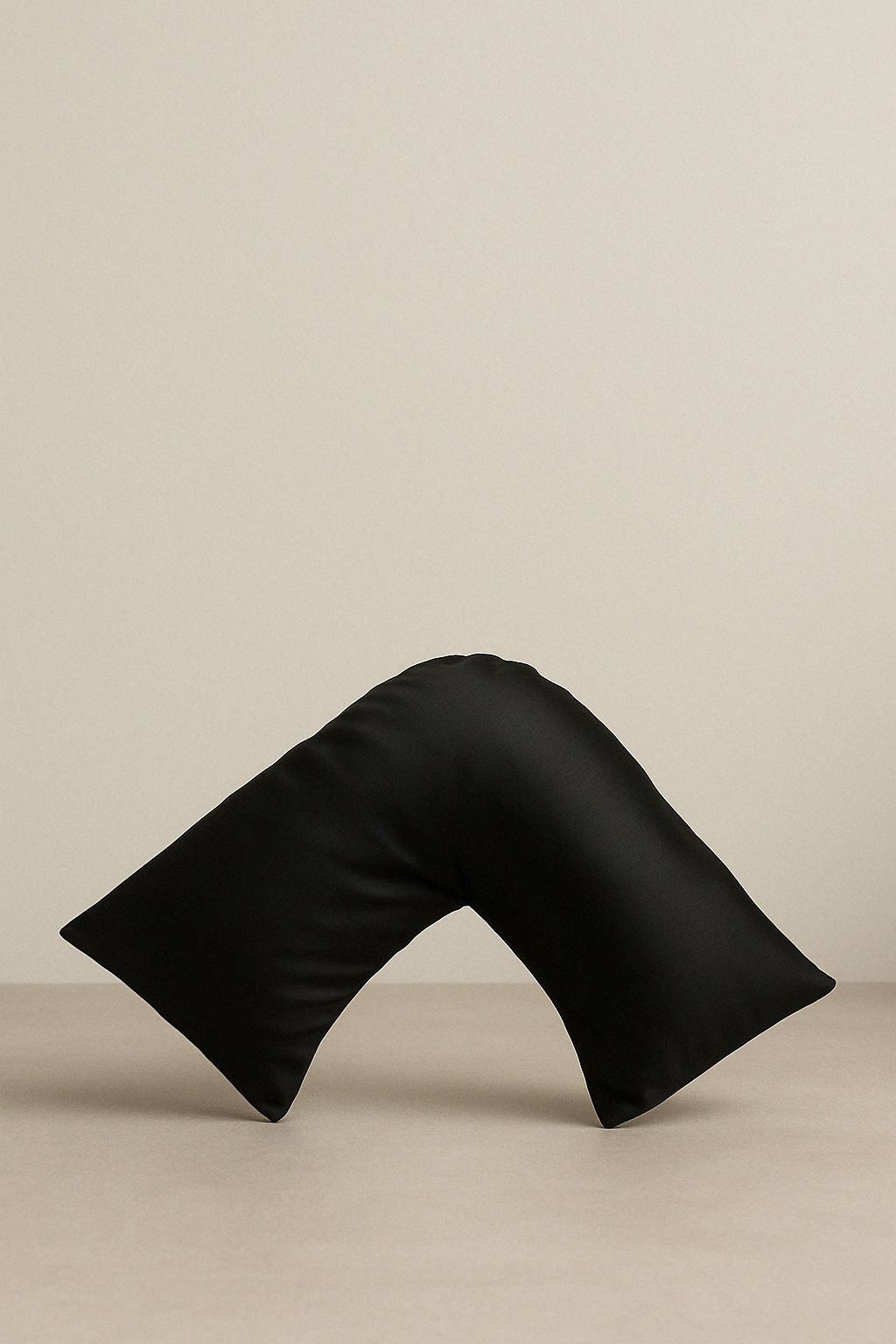 Beauty Sleep™ Boomerang Silk Pillowcase – Black