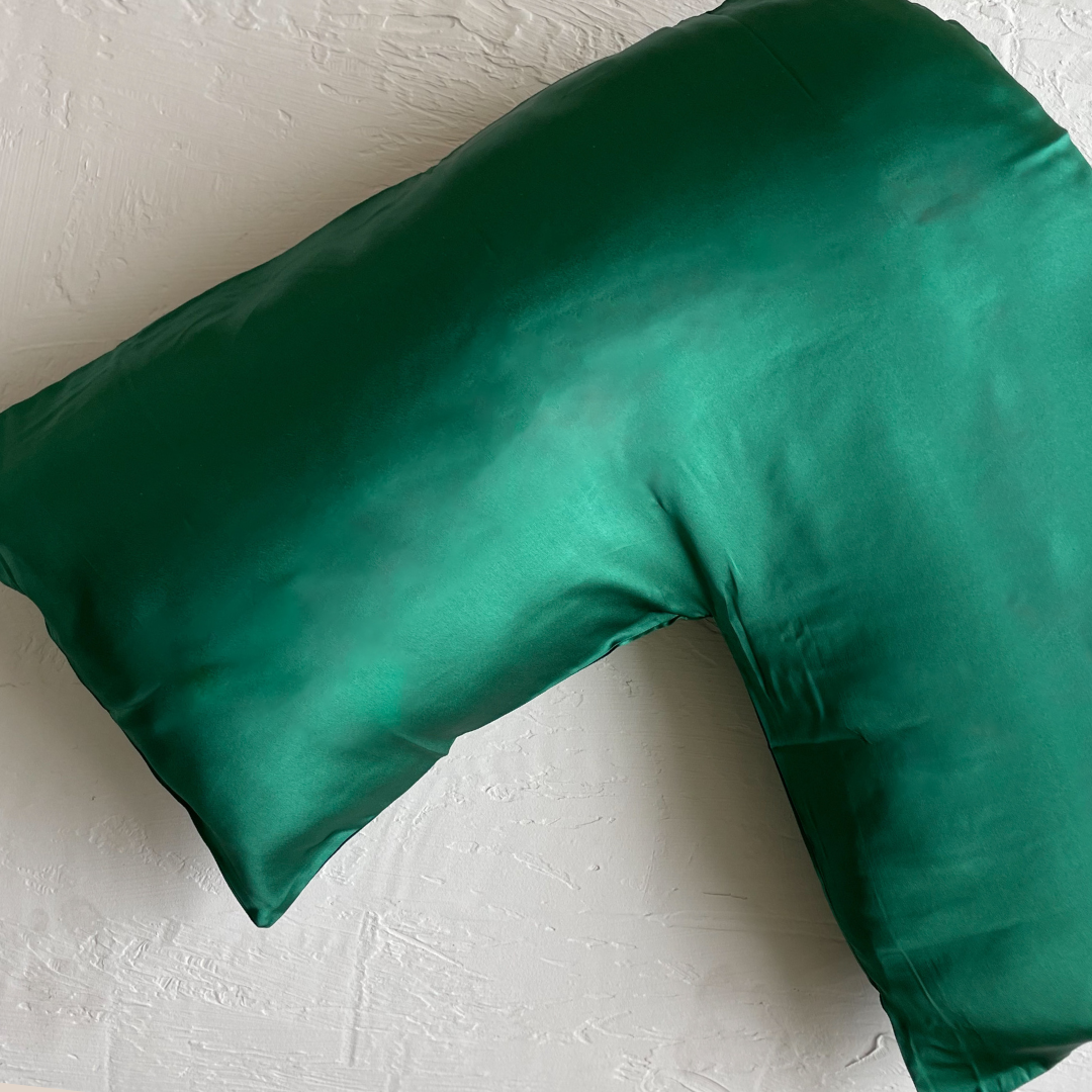 Beauty Sleep™ Boomerang Silk Pillowcase – Dark Green
