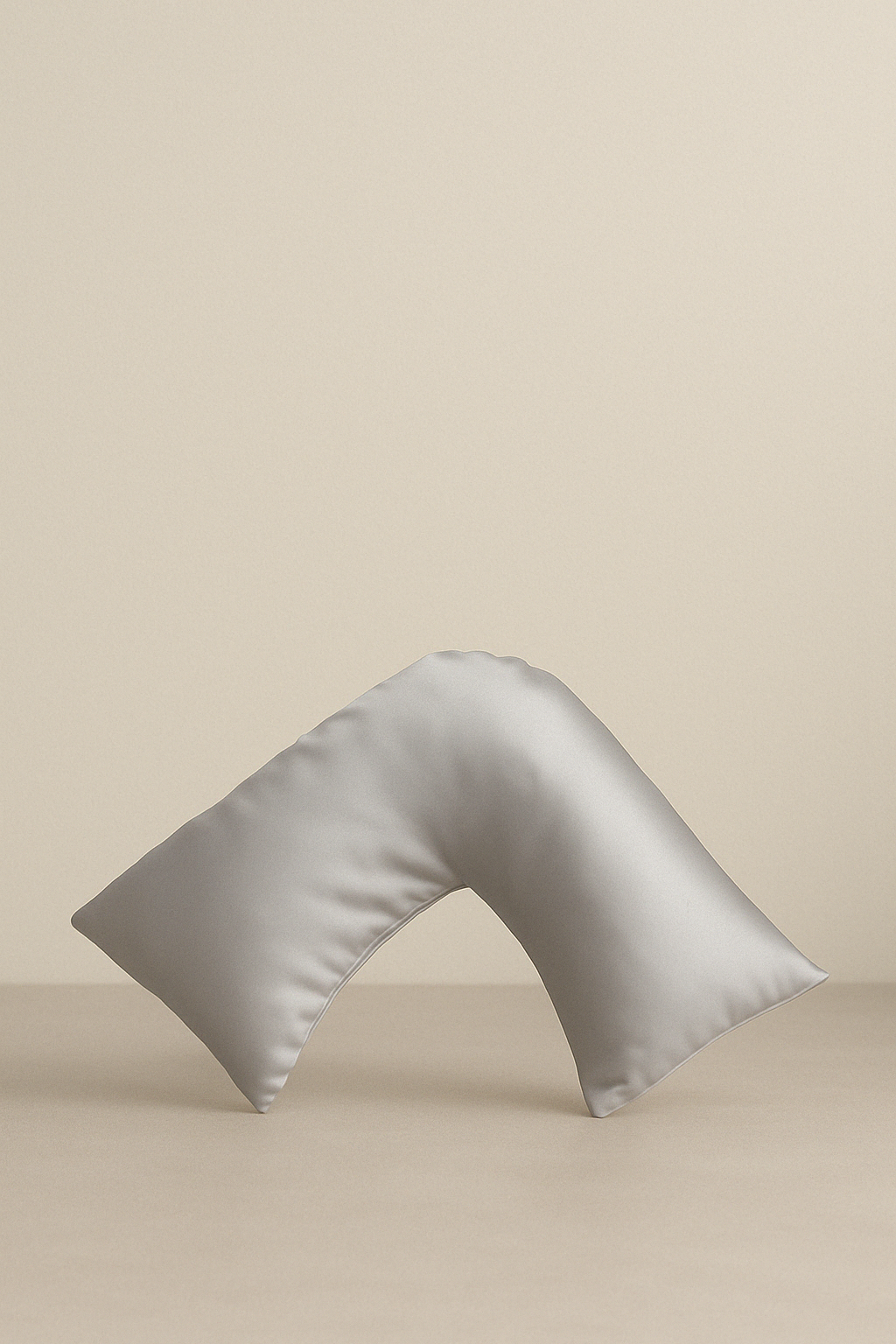 Beauty Sleep™ Boomerang Silk Pillowcase – Silver