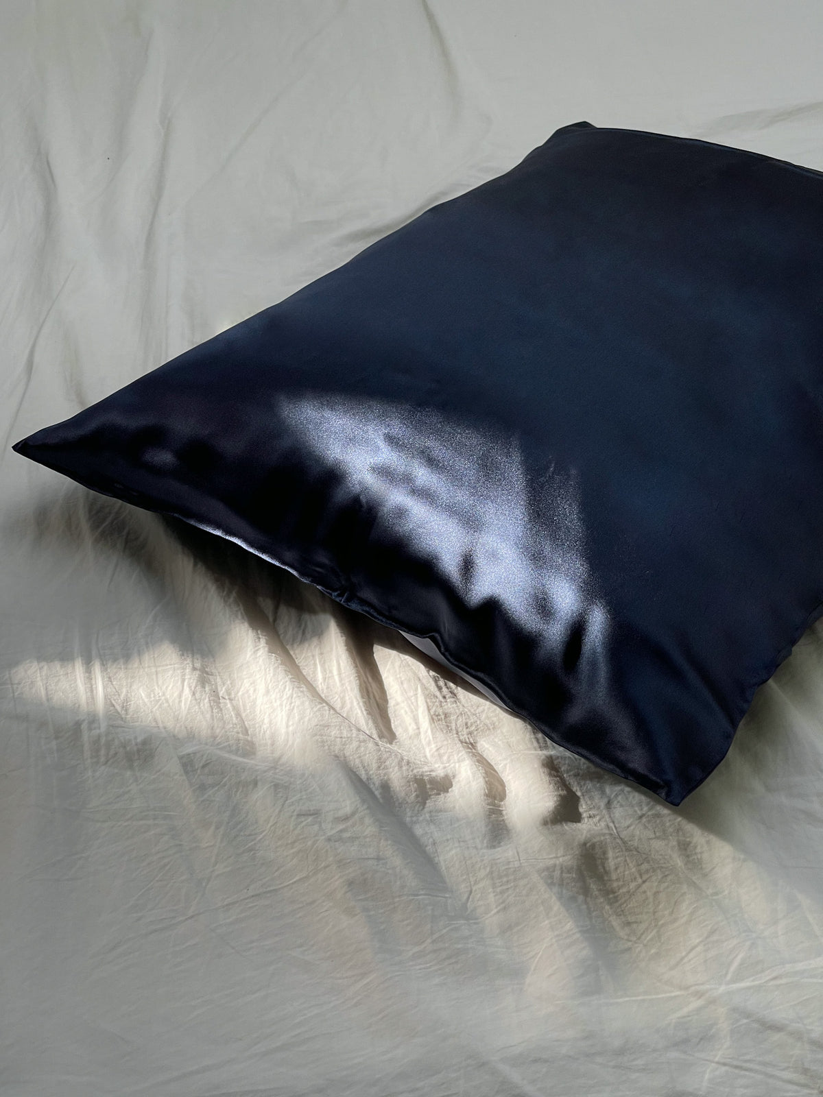 Beauty Sleep™ Silk Pillowcase - Navy Blue