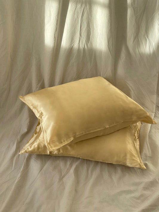 Sleepy Girl Bye Bye Acne™ Standard pillowcase Gold