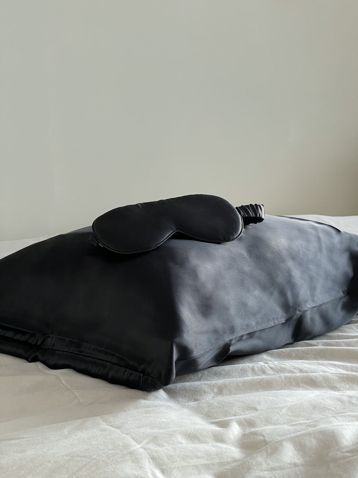 Beauty Sleep™ Silk Pillowcase - Black